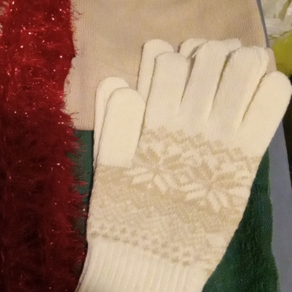 Winter Scarf Set Sold - Picture 3 of 3